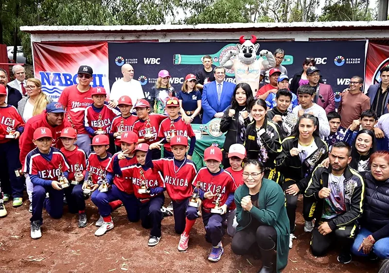 Boxing on the Diamond at the Mexica League